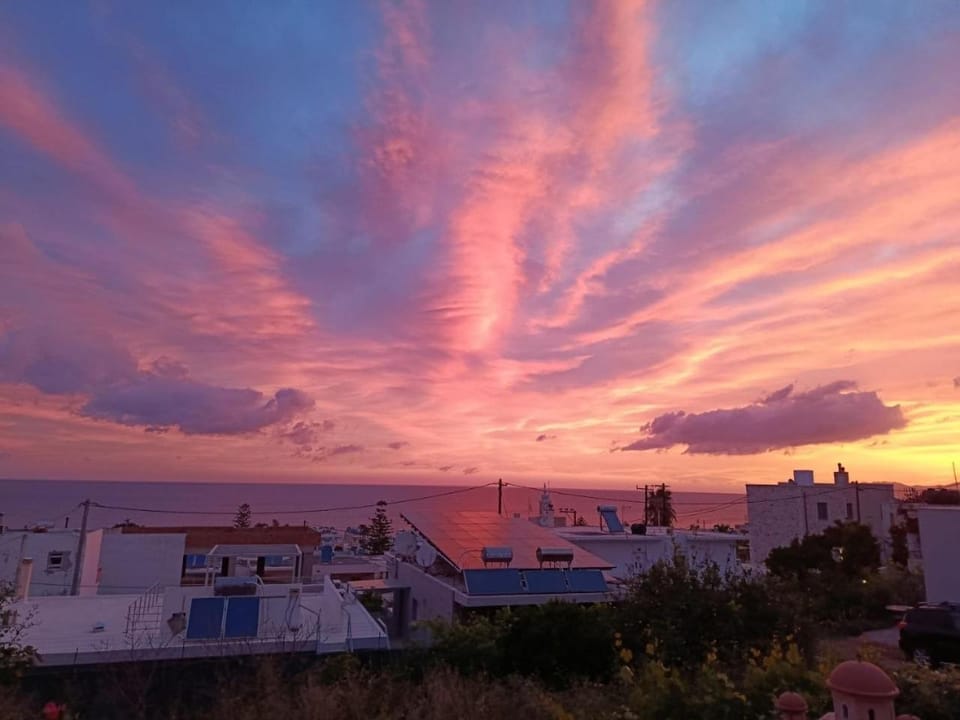 Reflections Apartments- Relaxed Stay near the Beach, Chania Apartment in Crete