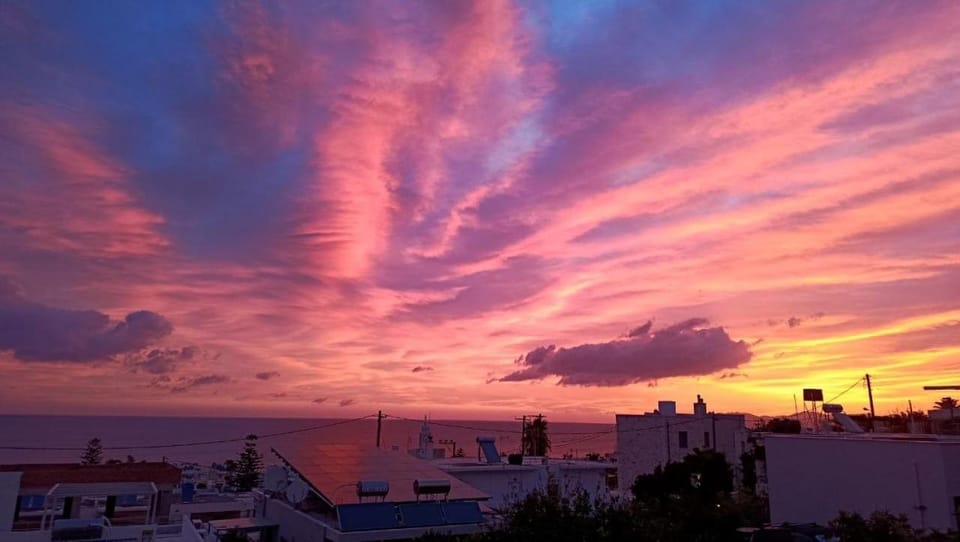 Reflections Apartments- Relaxed Stay near the Beach, Chania Apartment in Crete