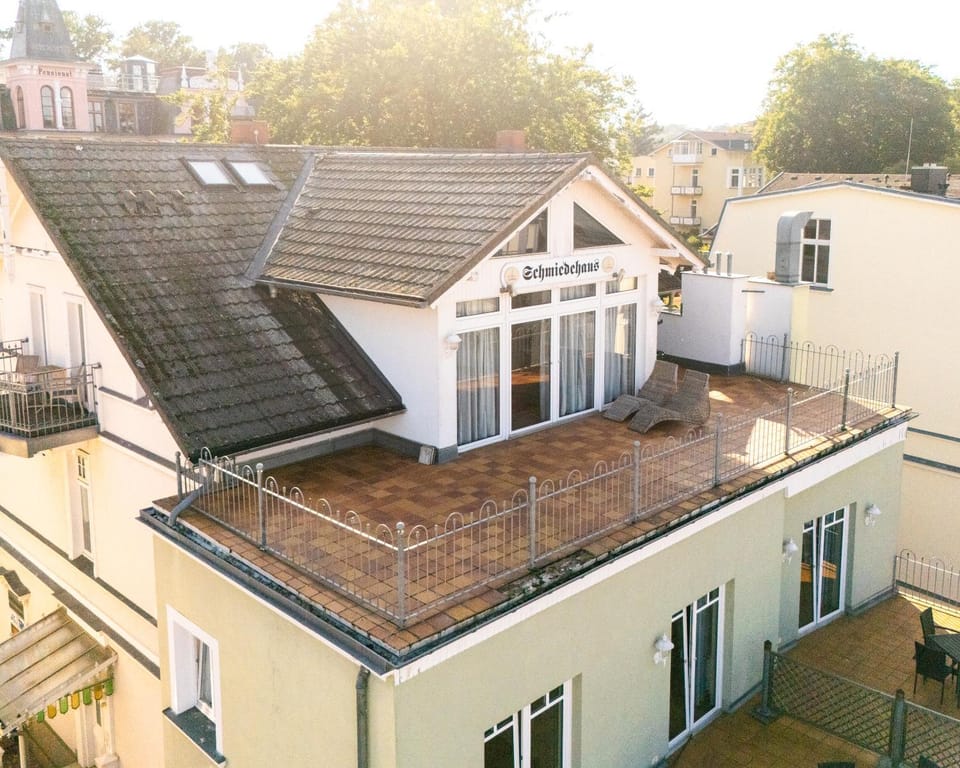 Property building, Day