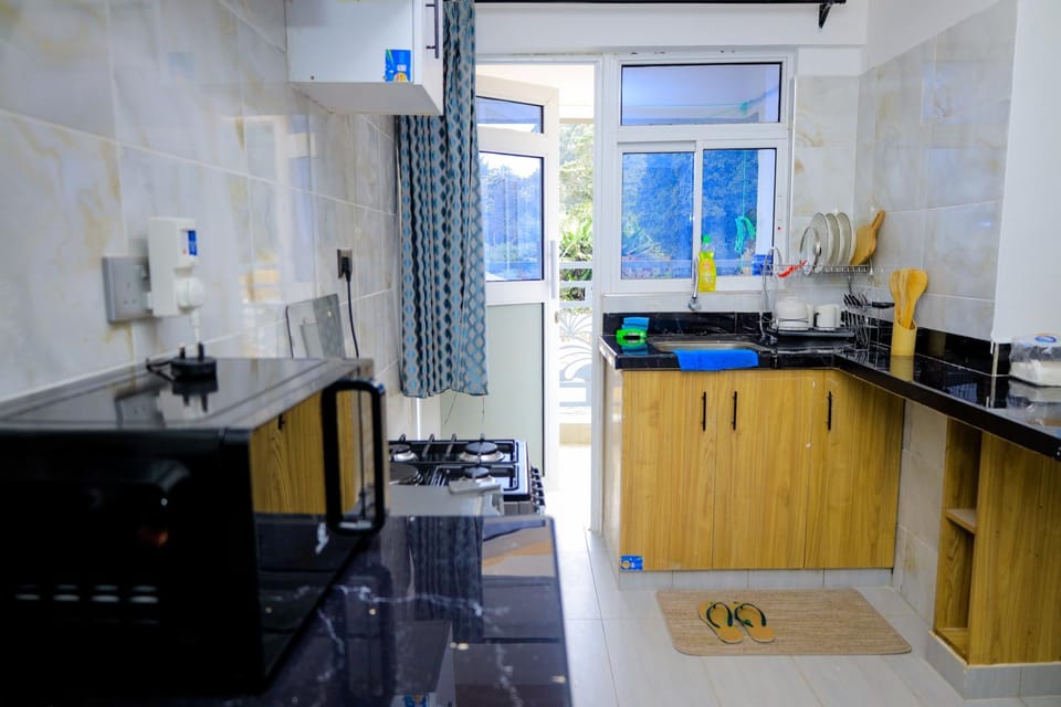 Kitchen or kitchenette, oven