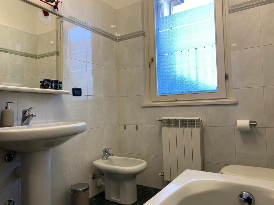 Shower, Bathroom, Bath, bidet