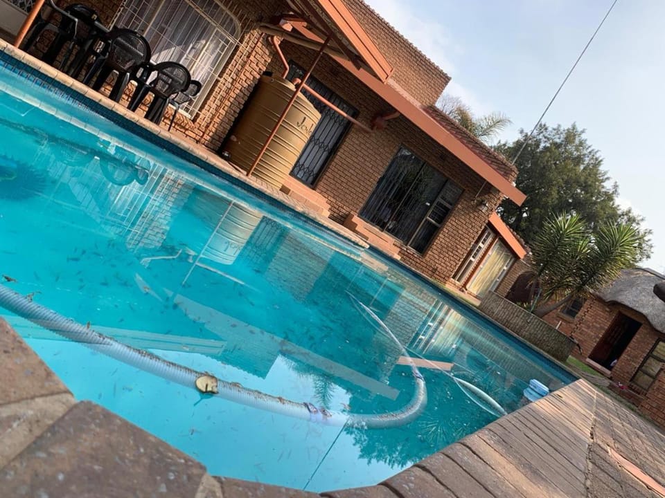 Vaal Triangle Guest House Bed and Breakfast in Gauteng