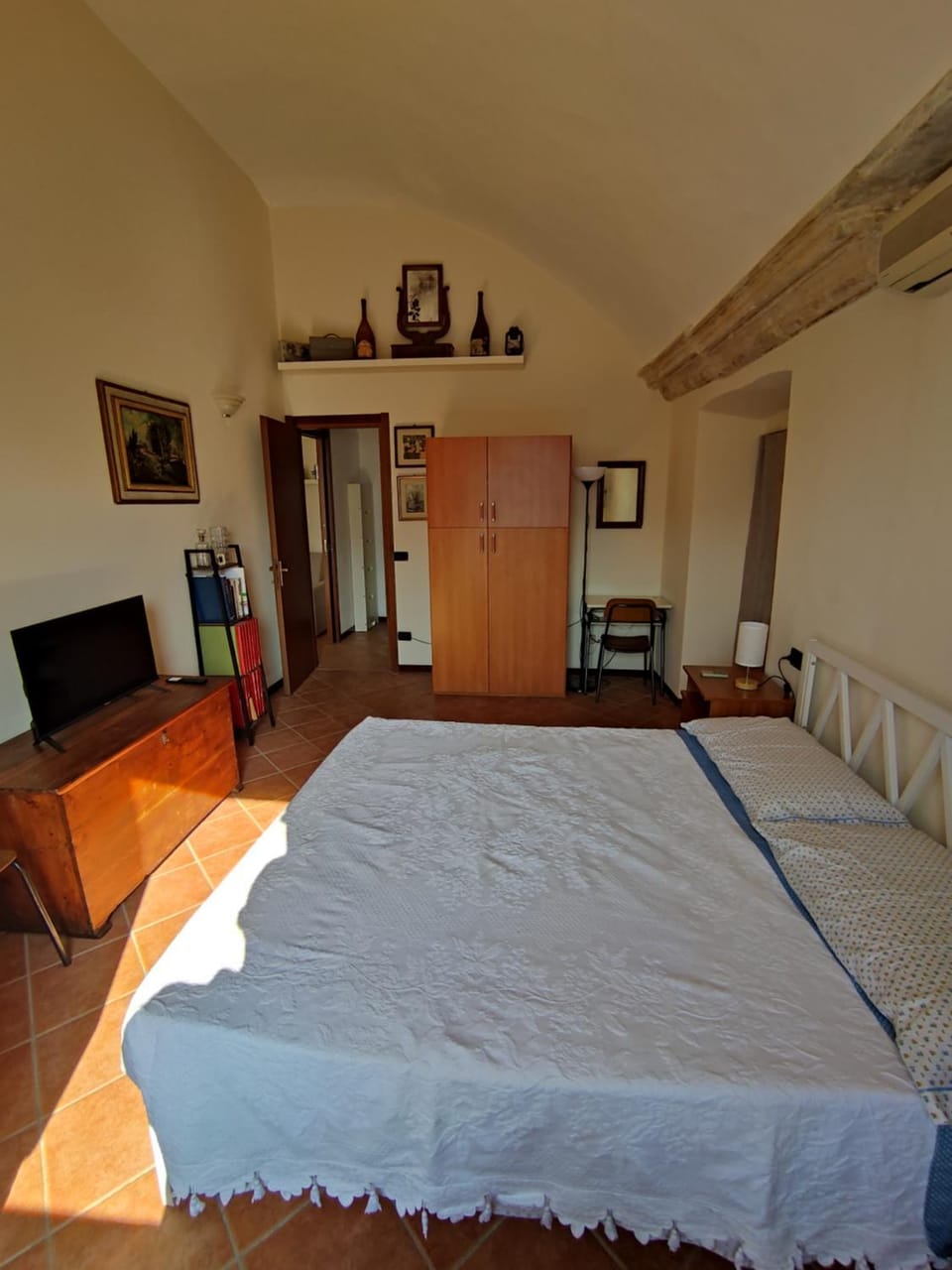 Bed, Photo of the whole room, Bedroom, wardrobe