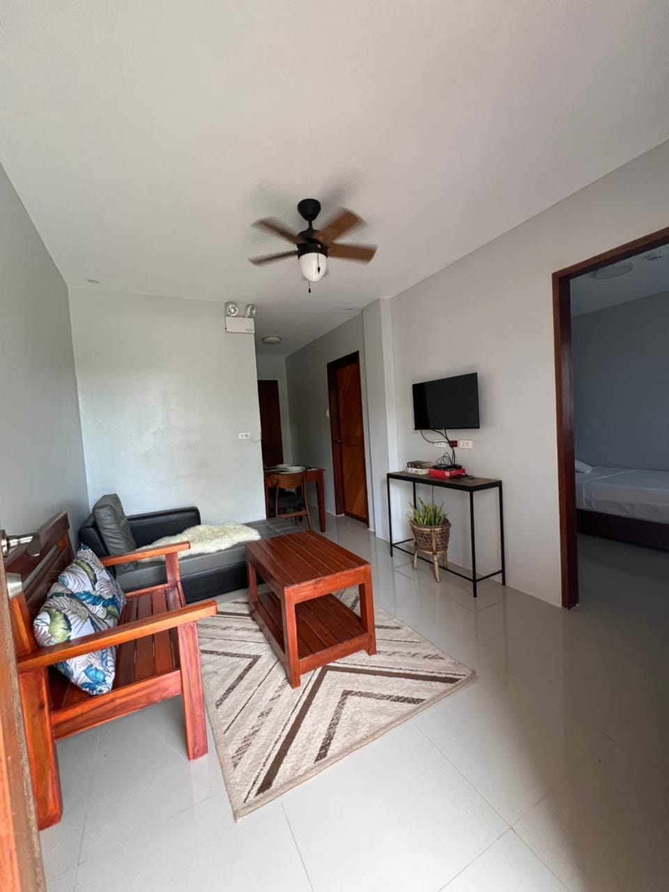 Summers Lounge Bed and Breakfast in Puerto Princesa