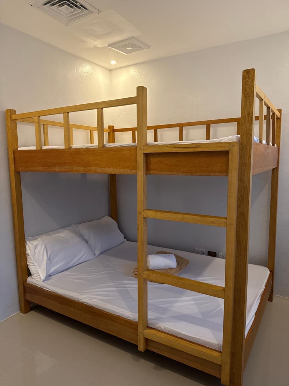 Summers Lounge Bed and Breakfast in Puerto Princesa