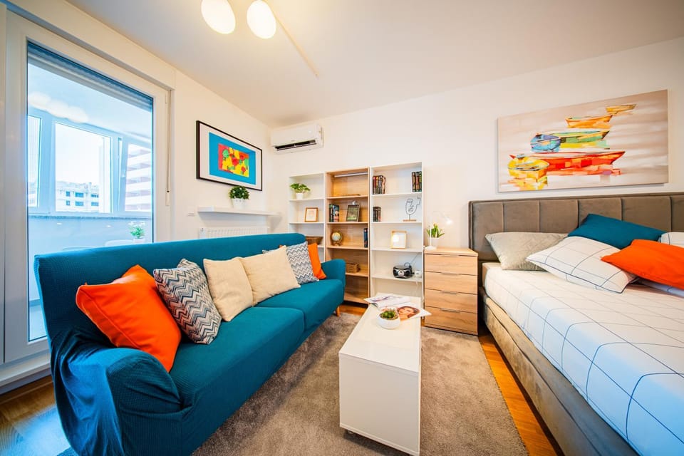 Bed, View (from property/room), Photo of the whole room, Seating area, Bedroom