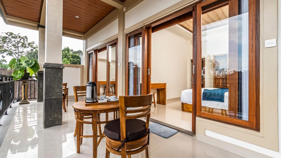 Patio, Day, View (from property/room), Balcony/Terrace, Seating area, Dining area