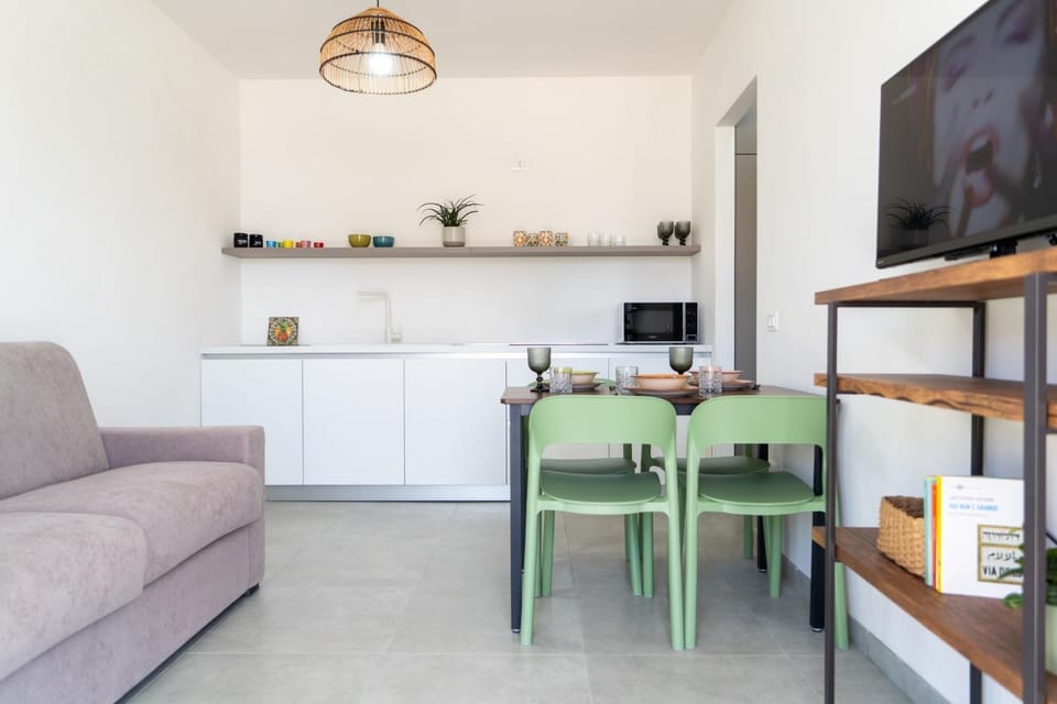 Kitchen or kitchenette, Living room