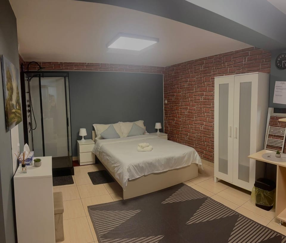 VB Studio - Bis Apartment in Bucharest