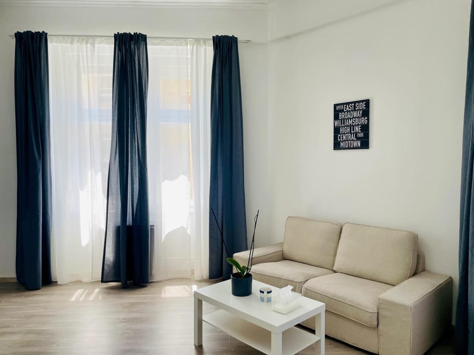 Seating area, Bedroom