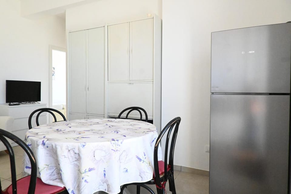 M448 - Marcelli, trilocale con terrazza e spiaggia privata Apartment in Marcelli