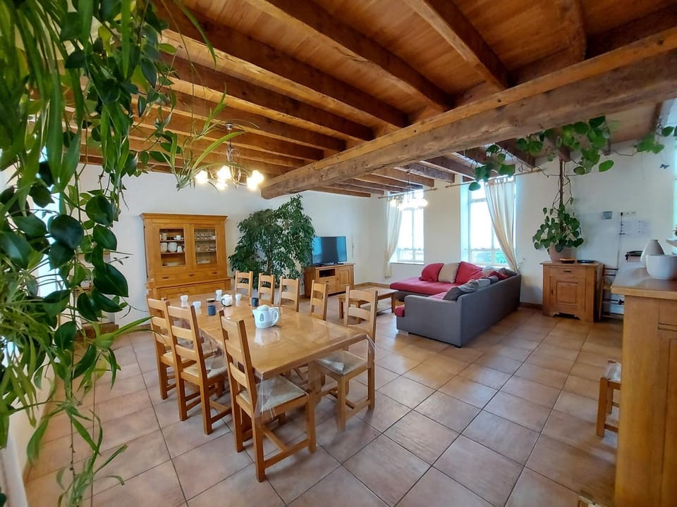 Les Preaux House in Pays de la Loire