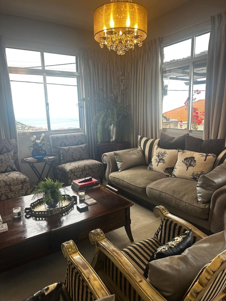 Living room, Decorative detail