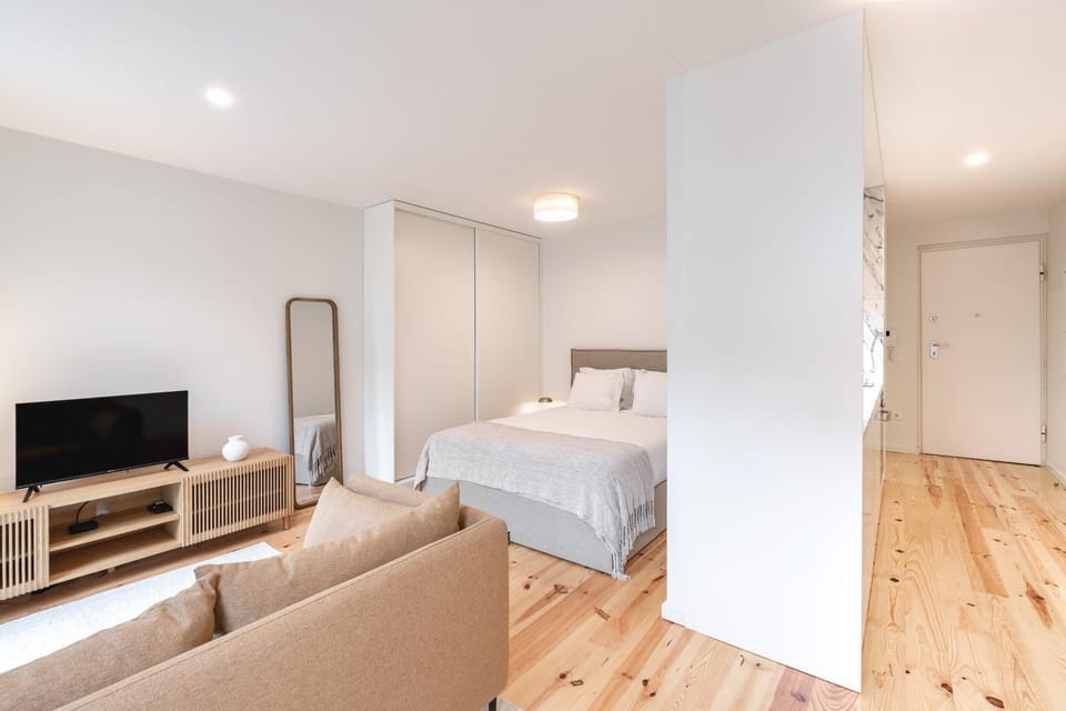 Bed, Living room