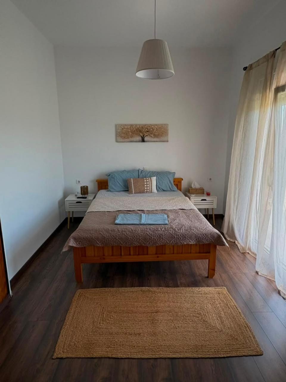 Bed, Bedroom, cot, towels