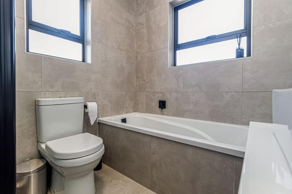 Blue luxurious Apt Apartment in Sandton