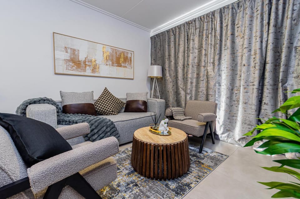 Blue luxurious Apt Apartment in Sandton