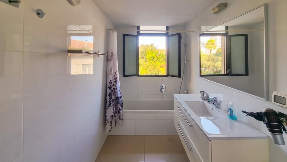Bathroom, Bath