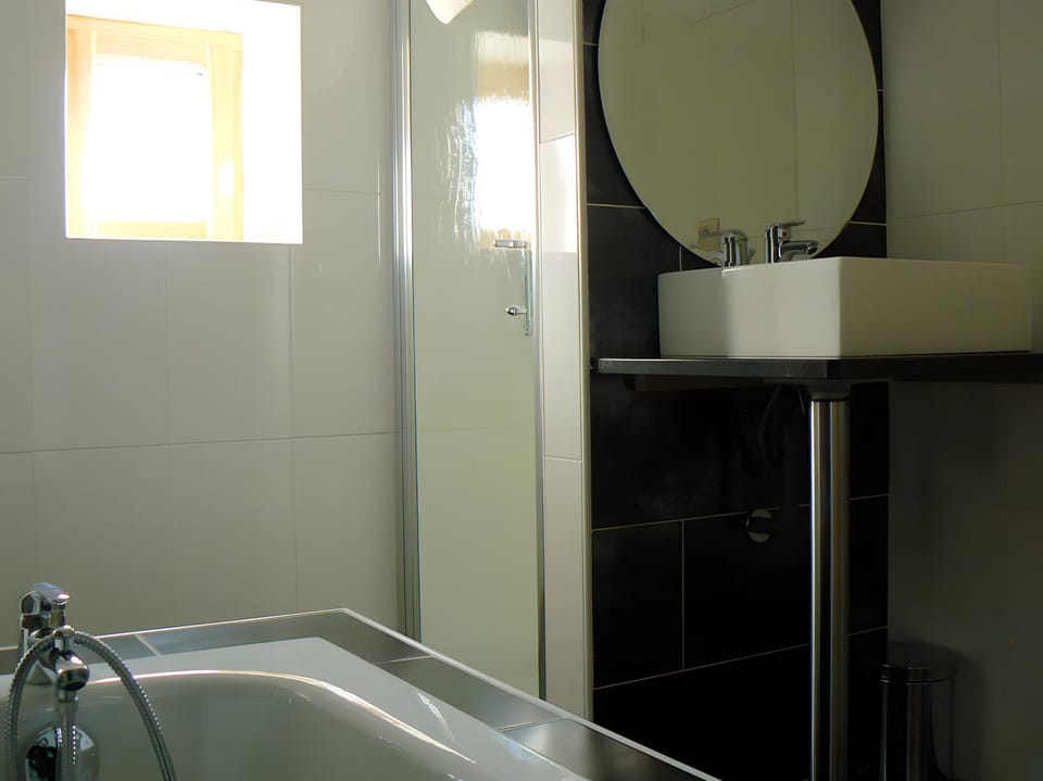 Bathroom, Living room