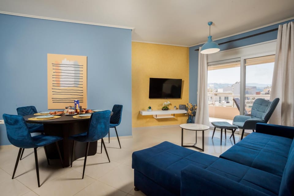 TV and multimedia, Living room, Seating area, Dining area, Evening entertainment