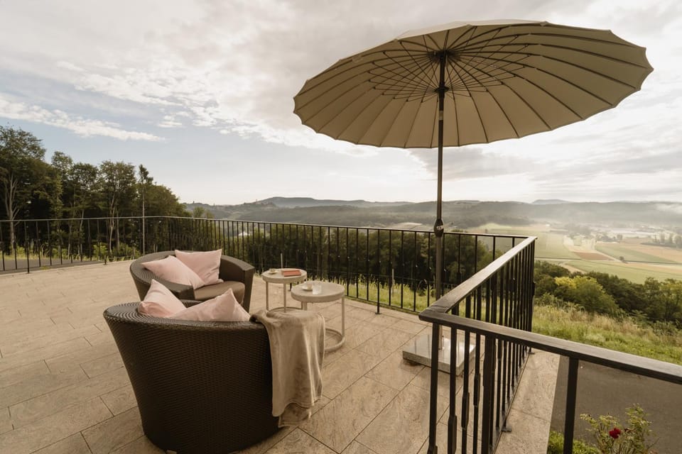 Natural landscape, View (from property/room), Balcony/Terrace