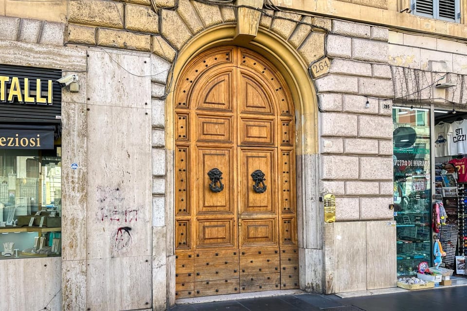 Property building, Facade/entrance