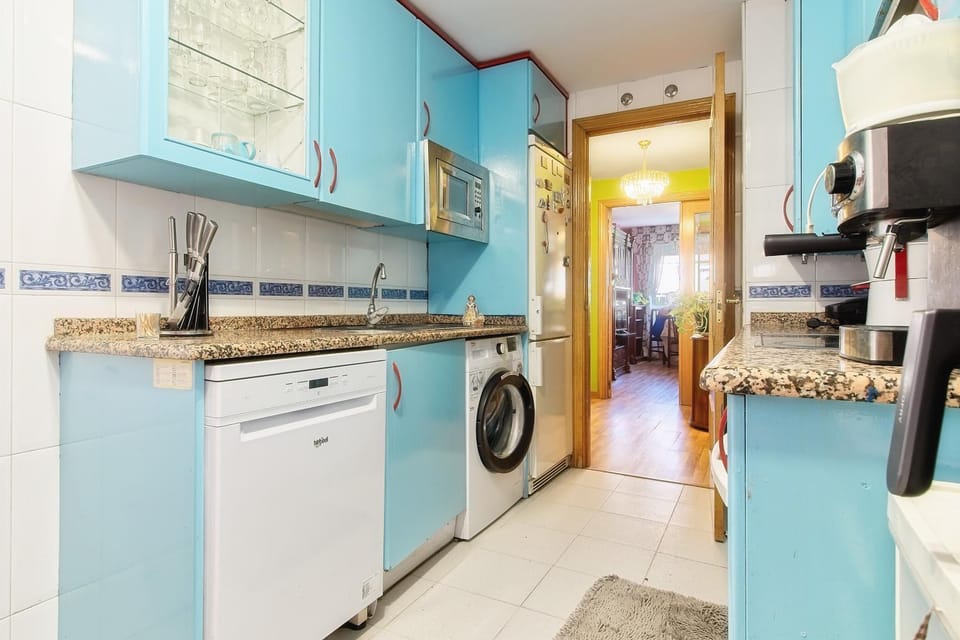 Kitchen or kitchenette, Living room