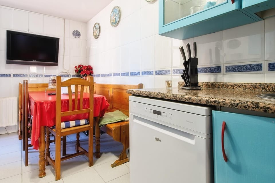 Kitchen or kitchenette, Living room