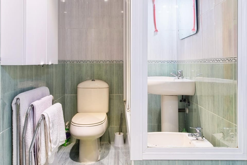 Bathroom, Living room