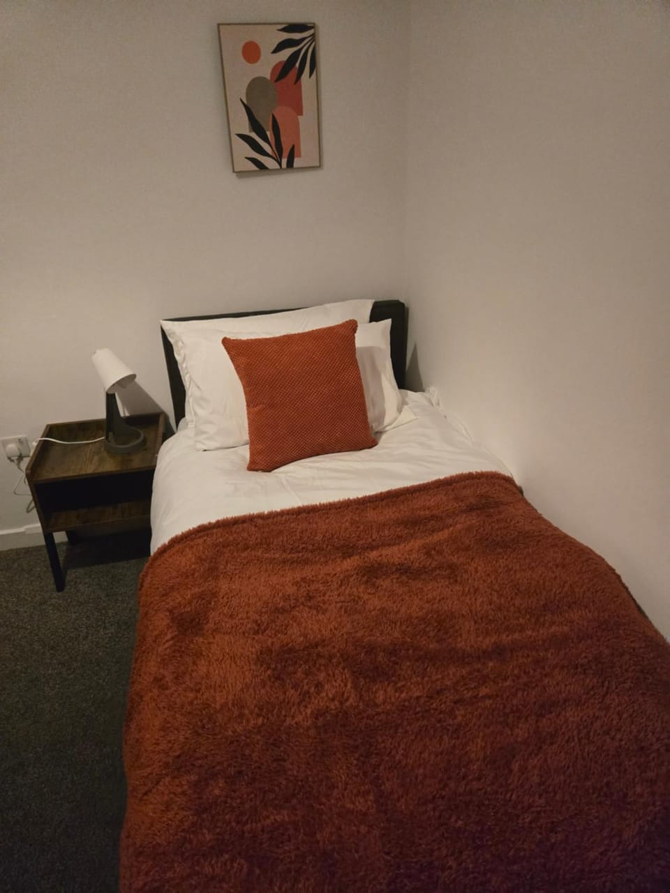 Conyngham Villa, Luxury Detached House, 6 Beds, 4BR,Large garden, Parking - Sleeps 8 Apartment in Northampton