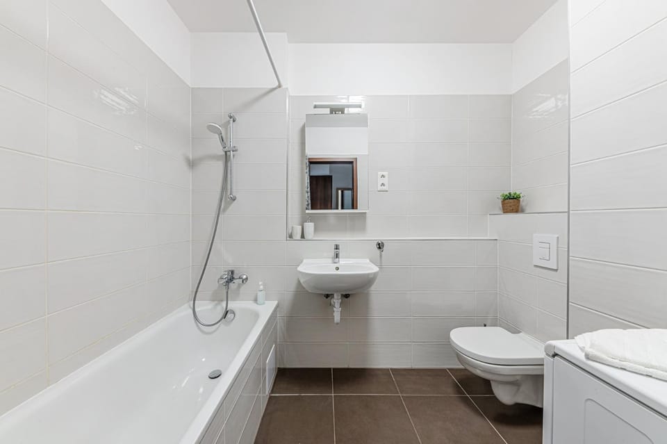 Toilet, Bathroom, Bath, bidet, towels
