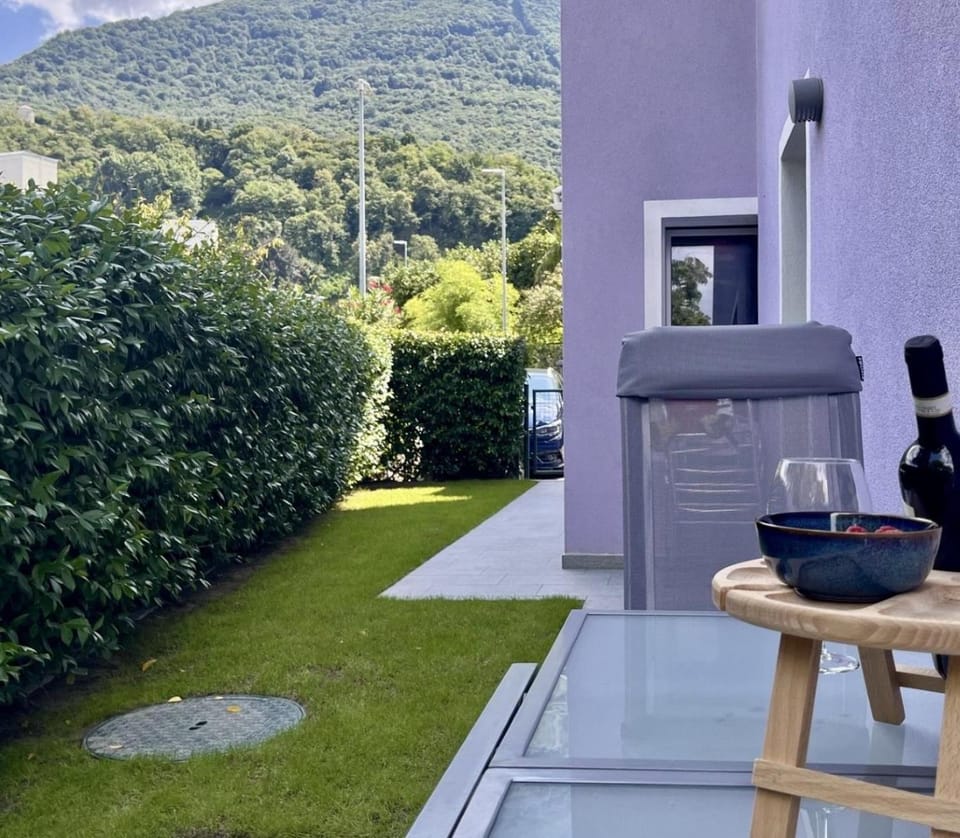 Day, BBQ facilities, Garden, Dining area, Garden view, Mountain view