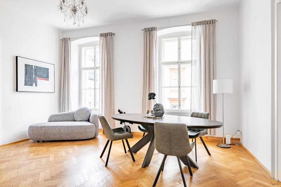 TV and multimedia, Living room, Seating area, Dining area, internet, internet