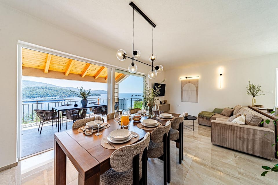 View (from property/room), Living room, Dining area