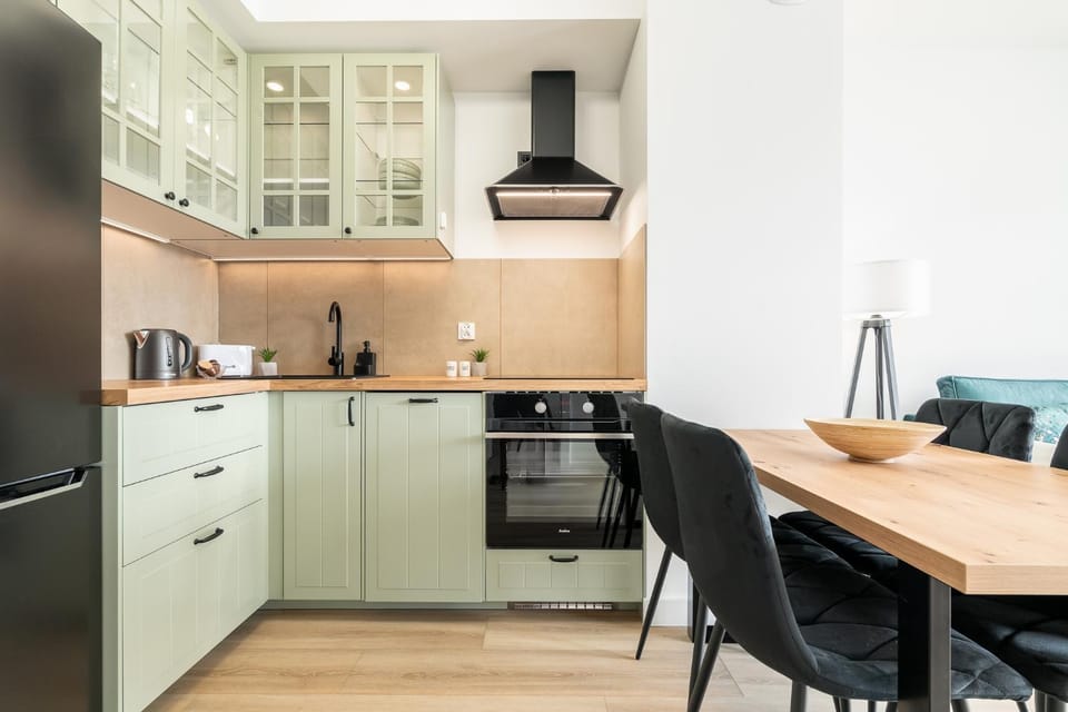 Kitchen or kitchenette, Dining area, dishwasher, oven, stove