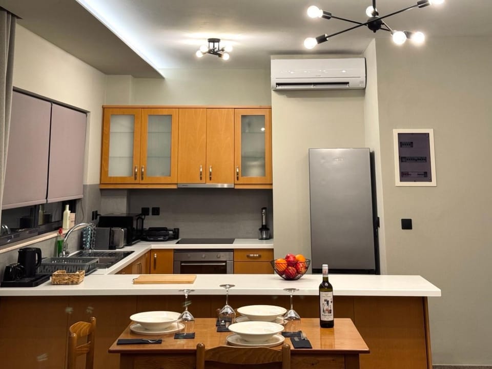 Coffee/tea facilities, microwave, oven, toaster, air conditioner