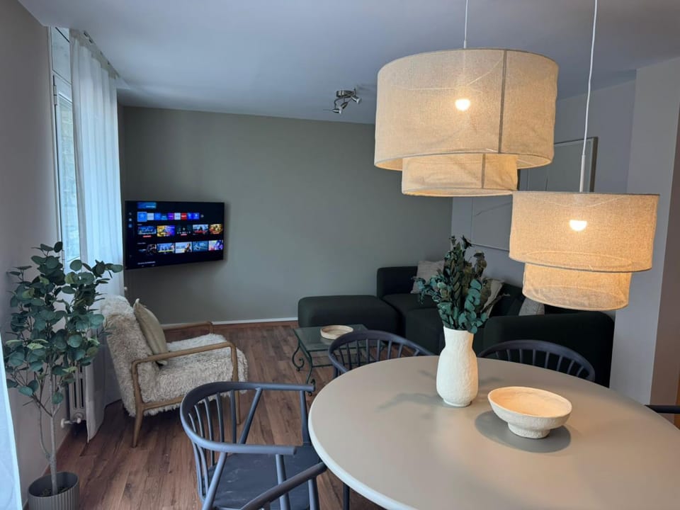 TV and multimedia, Living room, Dining area