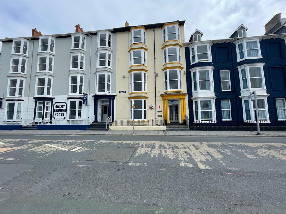 Property building, Day, Street view, Location