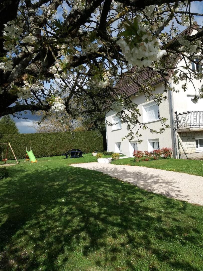 Property building, Facade/entrance, Garden view, Parking