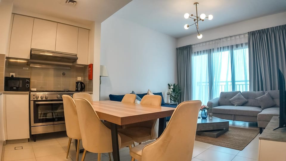 Living room, Dining area