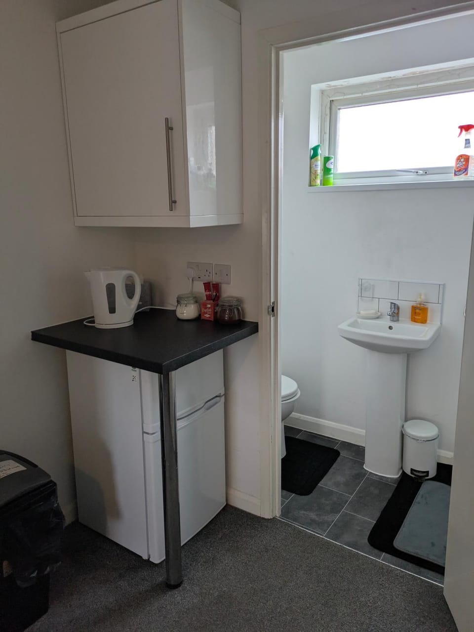 Corby Town Long or Short Stay 4 bed 4 bathroom Up to 7 Guests in 4 Rooms Apartment in Corby