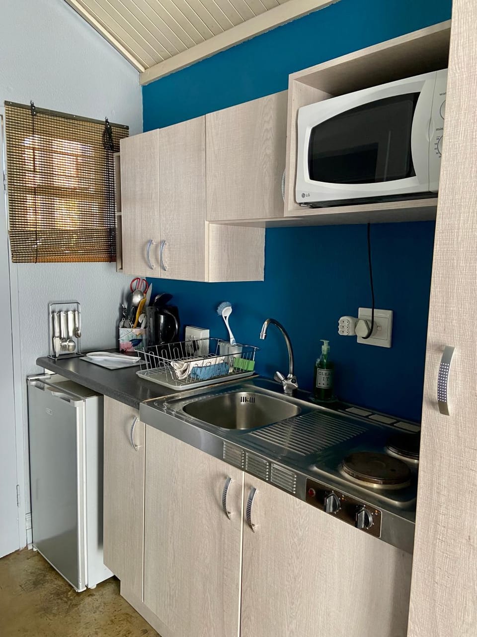 Kitchen or kitchenette, pet friendly, stove