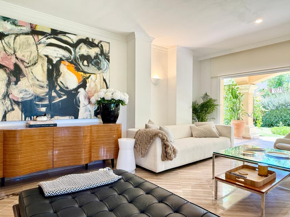 Sea Breeze Luxury Hacienda Elviria - EaW Homes Apartment in Marbella