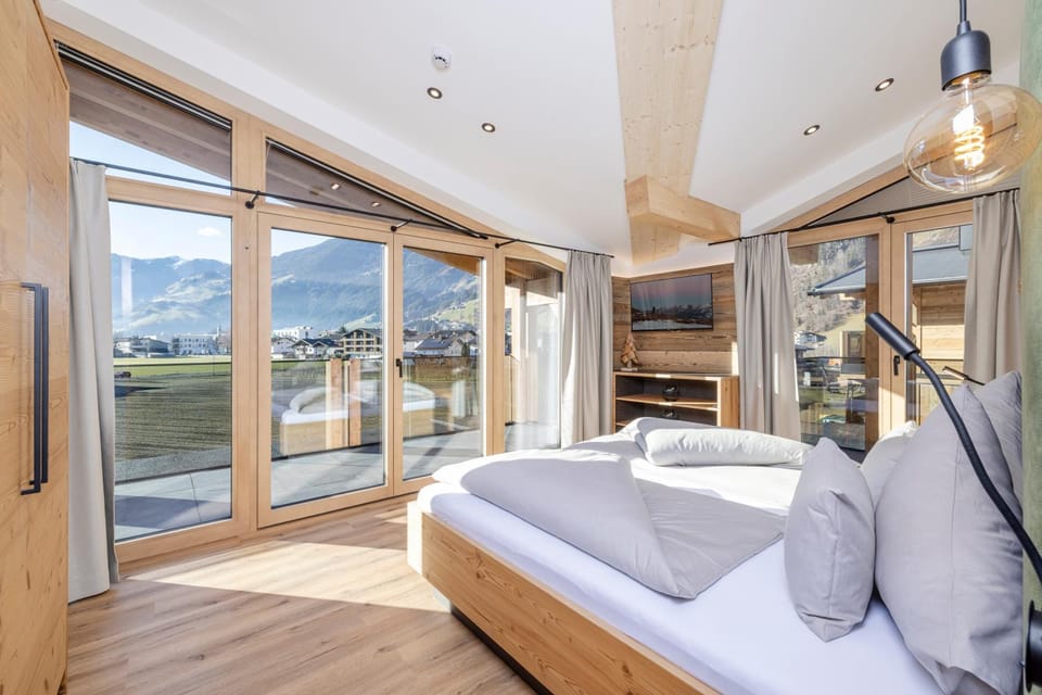 Natural landscape, Photo of the whole room, Bedroom, Mountain view