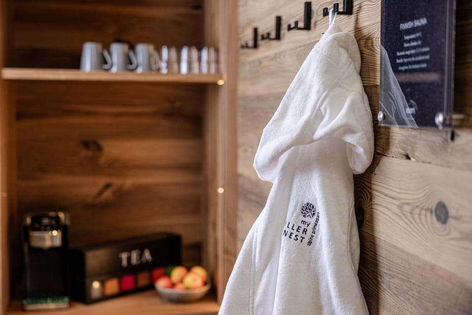 Coffee/tea facilities, towels