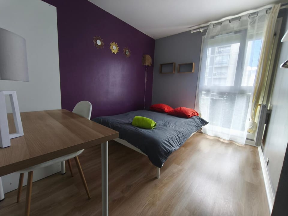 Bed, Photo of the whole room, Bedroom
