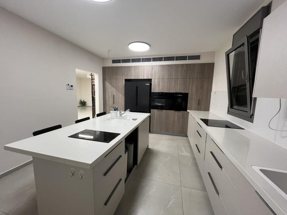 חדש! פנטהאוז ענק 7 חדרים בית שמש Apartment in Jerusalem District