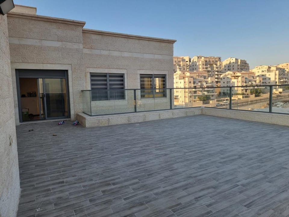 חדש! פנטהאוז ענק 7 חדרים בית שמש Apartment in Jerusalem District
