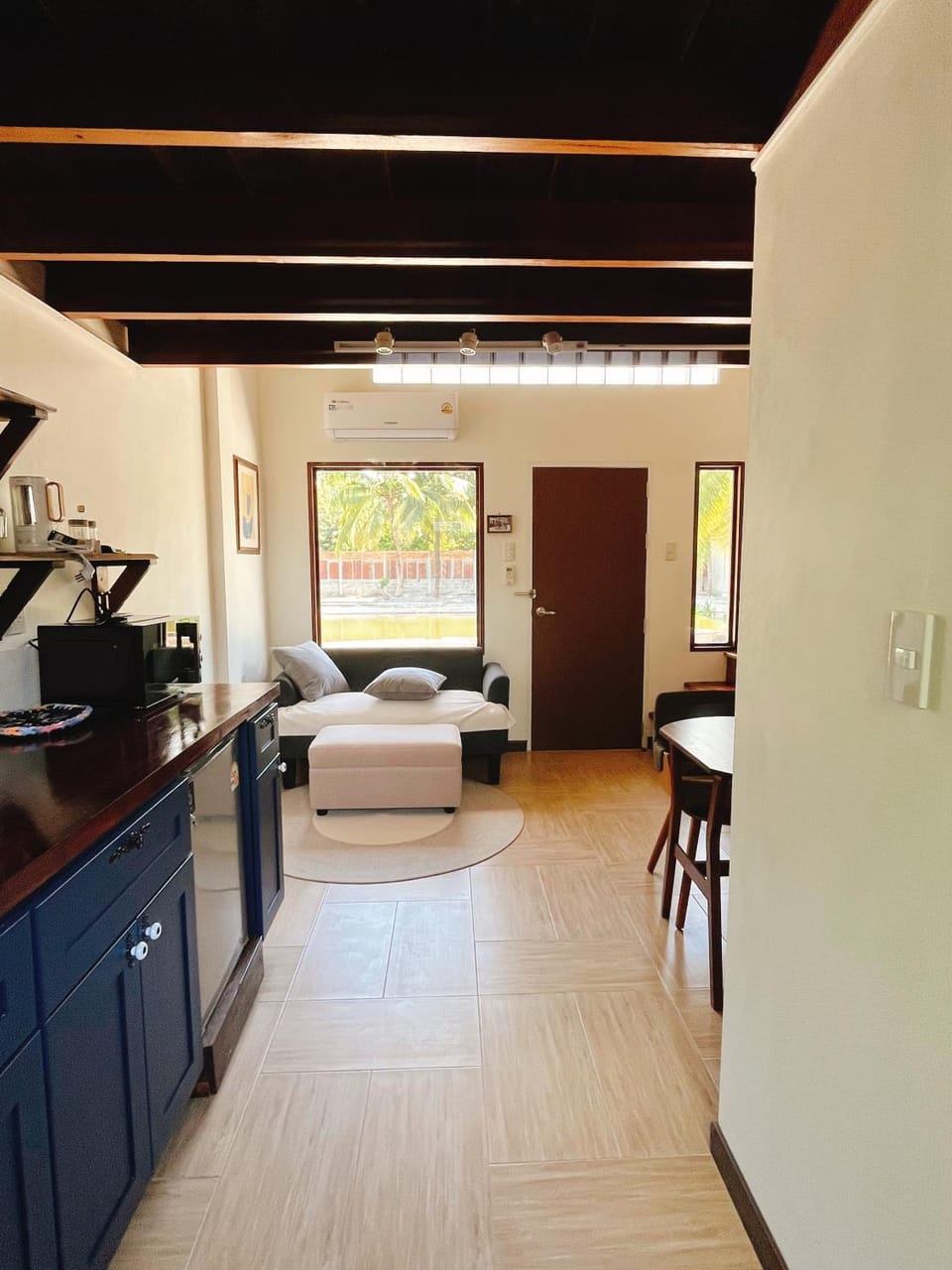 Kitchen or kitchenette, Living room, Photo of the whole room, Seating area
