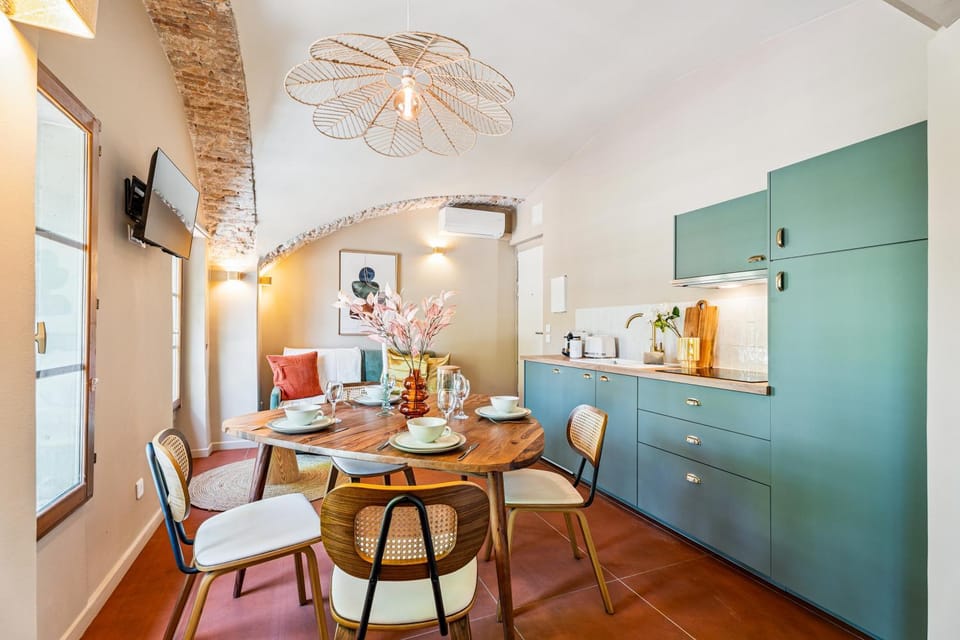 Kitchen or kitchenette, Living room, Dining area